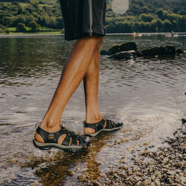 【未使用に近い】KEEN NEWPORT H2 黒 25cm 未使用に近い】KEEN NEWPORT H2 黒 25cm KEEN/NEWPORT H2 TRIPLE