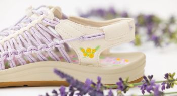 Women's UNEEK Sneaker x IWD